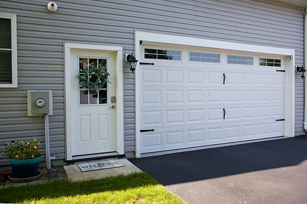 24/7 Emergency Garage Door experts in Newark, TX